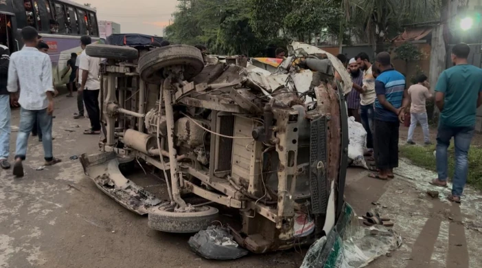 রূপগঞ্জে ঢাকা–সিলেট মহাসড়কে ট্রাক-লেগুনা সংঘর্ষে ৮ জন আহত