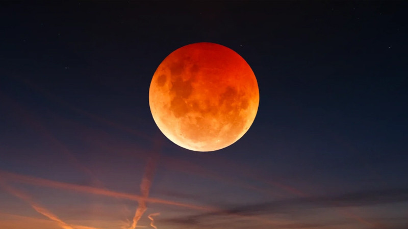 আজ রাতেই পূর্ণগ্রাস চন্দ্রগ্রহণ, বাংলাদেশ থেকেও দেখা যাবে