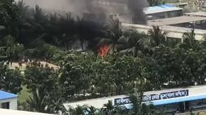 উত্তরায় বিমান বিধ্বস্ত: বার্ন ইউনিটসহ অনেক হাসপাতালে ভর্তি বহু দগ্ধ, রক্তদানের আহ্বান