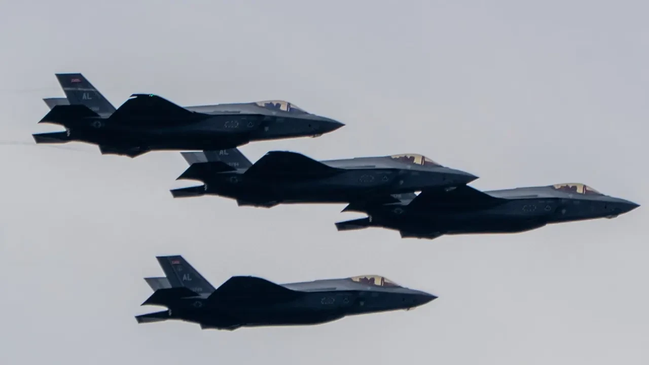 একদিনে যুক্তরাষ্ট্র-ইসরায়েলের ৫ ড্রোন-যুদ্ধবিমান ভূপাতিতের দাবি ইরানের