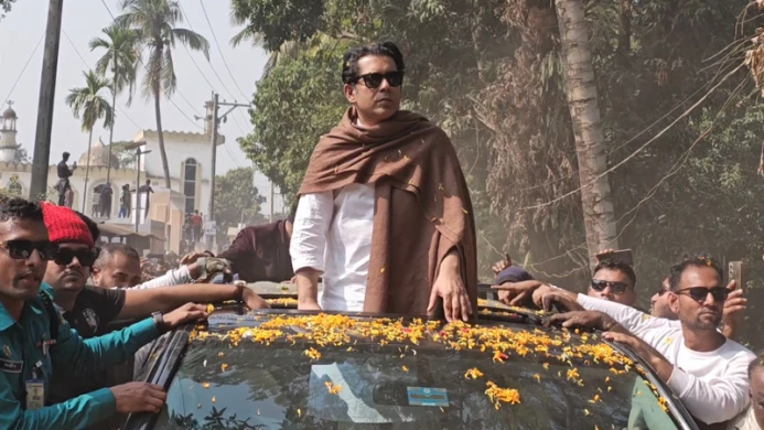 রাজনীতিতে গ্রহণযোগ্য মানুষদের সম্পৃক্ত করতে হবে: আন্দালিব রহমান