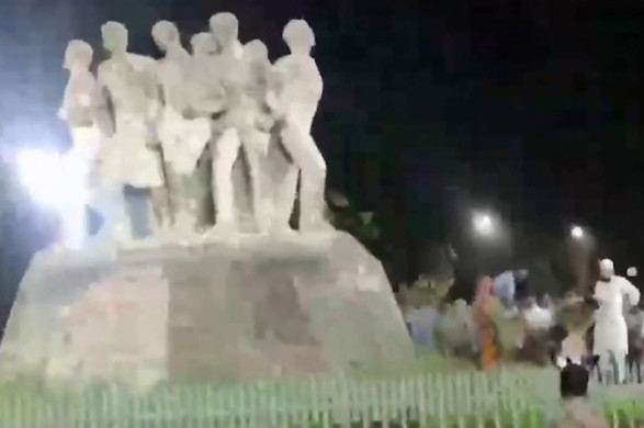 ঢাবির রাজু ভাস্কর্যের পাশে বিস্ফোরণে চাঞ্চল্য, আতঙ্কে শিক্ষার্থীরা