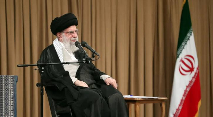 ইসরায়েলের সঙ্গে যুদ্ধের পর প্রথমবার জনসম্মুখে আয়াতুল্লাহ আলি খামেনি