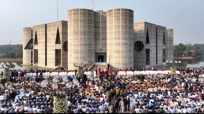 শপথ নিলেন মন্ত্রী-প্রতিমন্ত্রীরা, শুরু নতুন সরকারের পথচলা