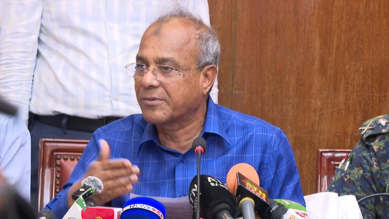 ২৪ সেপ্টেম্বর থেকে পূজা মণ্ডপে পুলিশের কড়া নিরাপত্তা: স্বরাষ্ট্র উপদেষ্টা