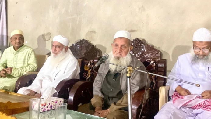 ফটিকছড়িতে বিএনপি প্রার্থীকে সমর্থন জানাল: হেফাজত আমির