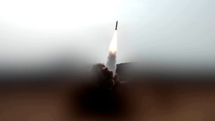 তেল আবিবে হামলা: প্রথমবার ইসরায়েলের বিরুদ্ধে ক্লাস্টার মিসাইল ছুড়লো হুতি বিদ্রোহীরা