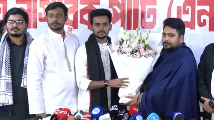 এনসিপির মুখপাত্র আসিফ মাহমুদ, নির্বাচনে থাকছেন না