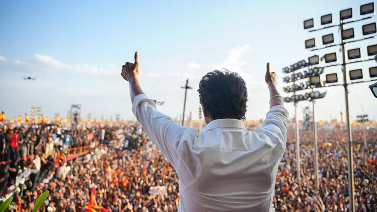 ‘ফ্যাসিবাদী বিজেপি’র বিরুদ্ধে রণক্ষেত্রে নামলেন অভিনেতা থালাপতি বিজয়
