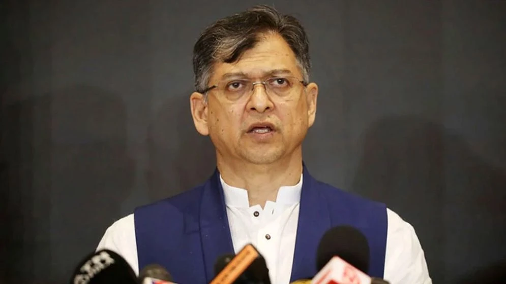 মব কালচার আর নয়, আইনভিত্তিক দাবির আহ্বান স্বরাষ্ট্রমন্ত্রীর