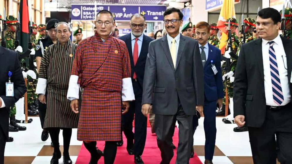 তিন দিনের রাষ্ট্রীয় সফর শেষে ঢাকা ছাড়লেন ভুটানের প্রধানমন্ত্রী