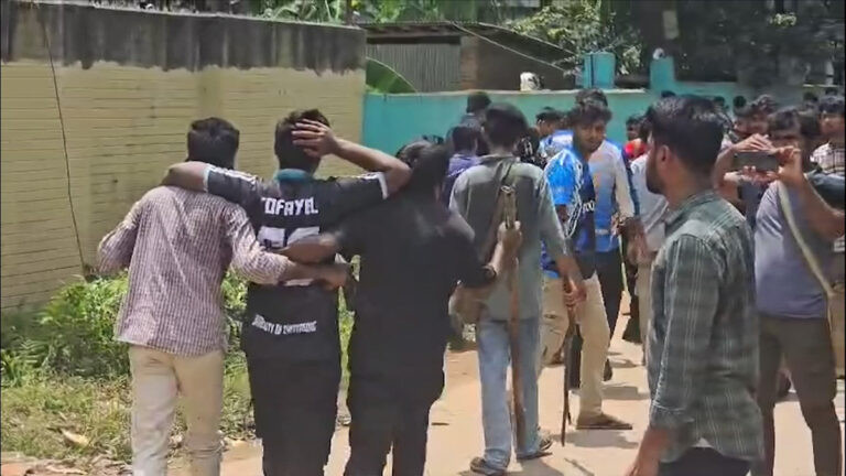 চবি এলাকায় উত্তেজনা ছড়ালো, স্থানীয় ও শিক্ষার্থীদের সংঘর্ষে ১৪৪ ধারা জারি