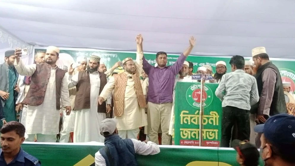 পরিবর্তনের জন্য ঘরে ঘরে নির্বাচনী বার্তা পৌঁছে দেওয়ার আহ্বান: হাসনাত