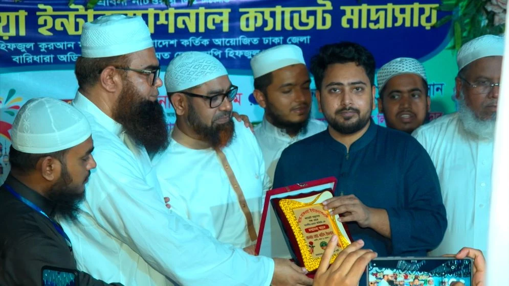আবরার-ওসমান হাদির পথ অনুসরণের আহ্বান নাহিদ ইসলামের