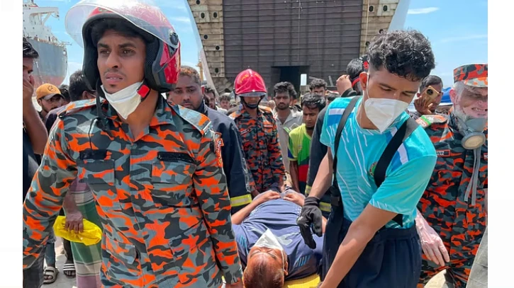 সীতাকুণ্ডের শিপইয়ার্ডে বিষাক্ত গ্যাসে ৮ শ্রমিকের মৃত্যু