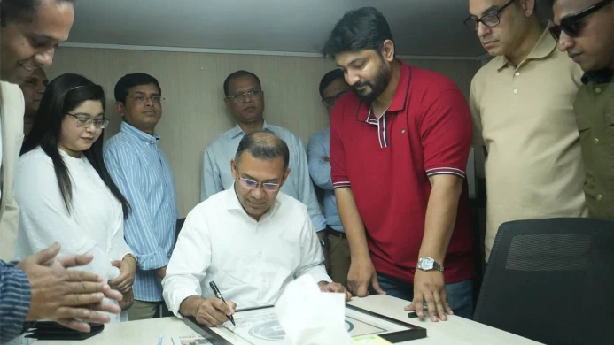 বনানীতে বিনামূল্যে প্রাণী চিকিৎসা ক্লিনিকের উদ্বোধন করলেন তারেক রহমান