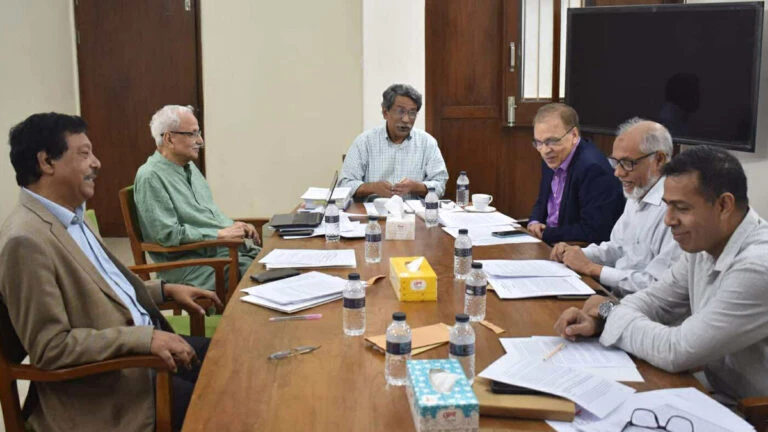 জুলাই সনদ ২০২৫-এর চূড়ান্ত প্রস্তুতি নিয়ে ঐকমত্য কমিশনের পর্যালোচনা বৈঠক