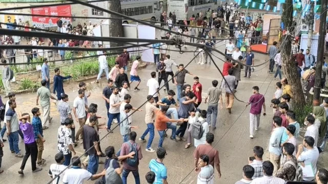 জবিতে ছাত্রদল-শিবির সংঘর্ষ, থমথমে ক্যাম্পাস