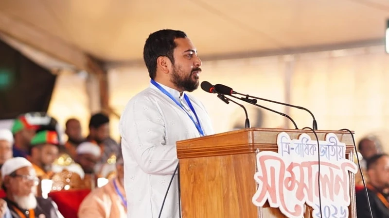 প্রতিশ্রুতি ভেঙে জনগণবিরোধী পথে বিএনপি: নাহিদ