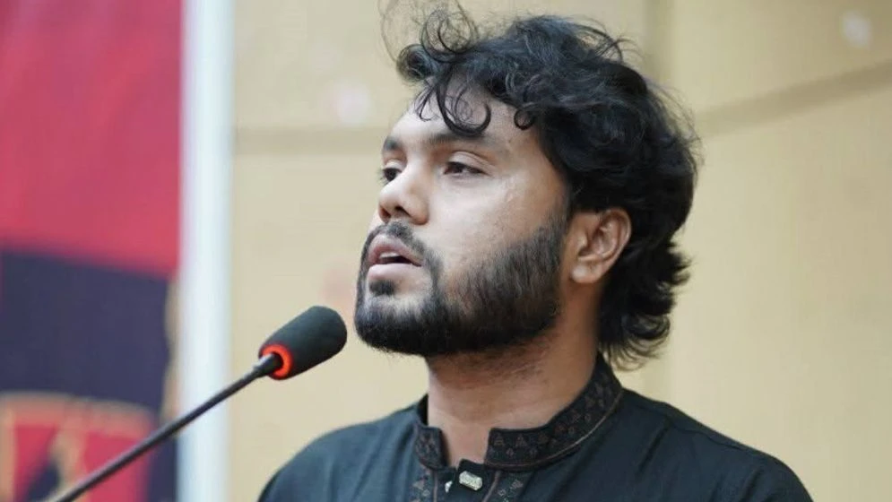 হাদিকে নিয়ে সিঙ্গাপুরের উদ্দেশে ঢাকা ছাড়লেন এয়ার অ্যাম্বুলেন্স