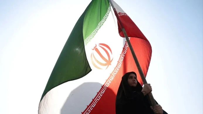 Iran Suspends Shipping in Strait of Hormuz