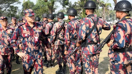 আইনশৃঙ্খলা পরিস্থিতি নিয়ন্ত্রণে ৫ জেলায় বিজিবি মোতায়েন
