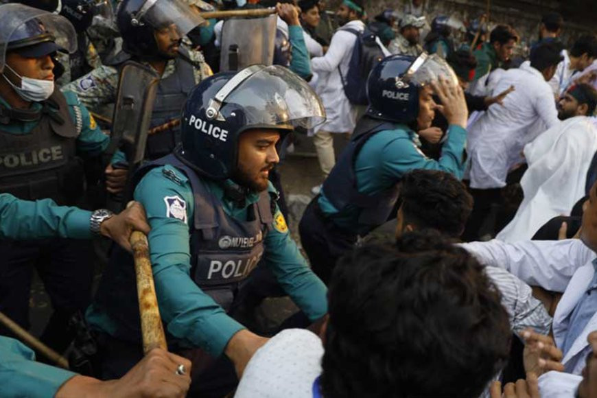 Police wield batons to disperse MATS protesters in Dhaka