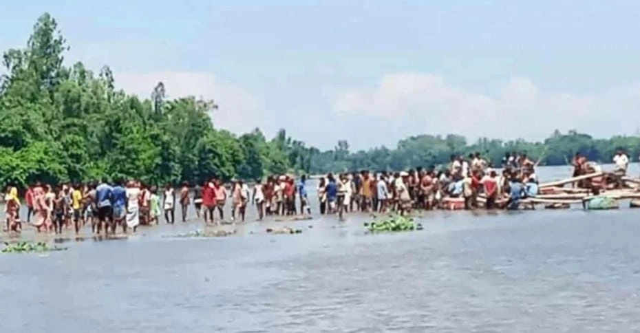 তুরাগ নদে প্রতিমা বিসর্জনের সময় নৌকা ডুবে দুই শিশুর করুণ মৃত্যু