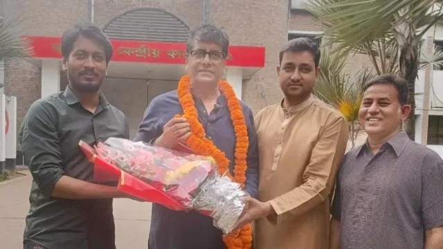 জামিনে কারামুক্ত হলেন সাংবাদিক আনিস আলমগীর