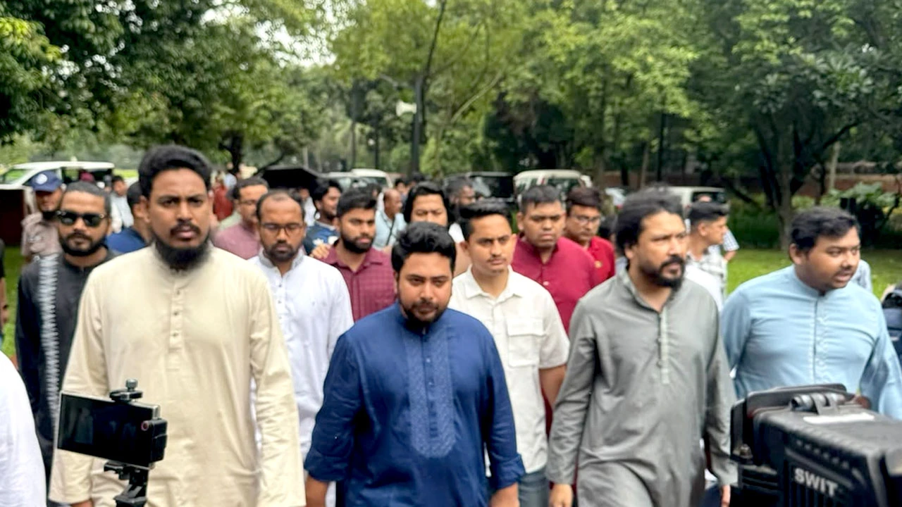 জুলাই গণঅভ্যুত্থান স্মৃতি জাদুঘর পরিদর্শনে এনসিপি নেতারা