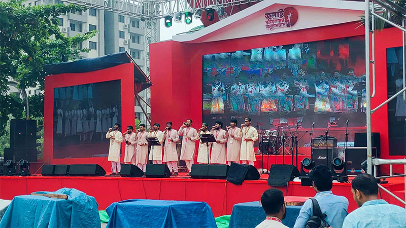 সাইমুম শিল্পীগোষ্ঠীর পরিবেশনার মধ্য দিয়ে শুরু দিনব্যাপী 'জুলাই পূর্ণজাগরণ' সাংস্কৃতিক উৎসব