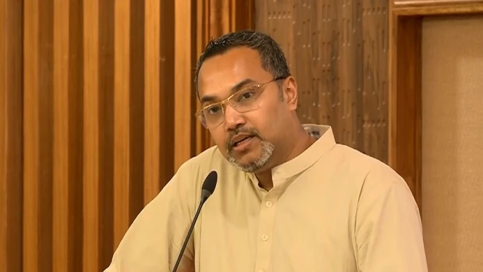চাঁদাবাজি নিয়ন্ত্রণে থাকায় গরুর দাম সহনীয় ছিল: মাহদী আমিন