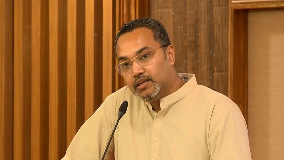 চাঁদাবাজি নিয়ন্ত্রণে থাকায় গরুর দাম সহনীয় ছিল: মাহদী আমিন