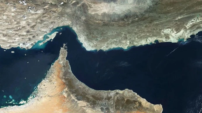 হরমুজ প্রণালি বন্ধের ঘোষণা ইরানের