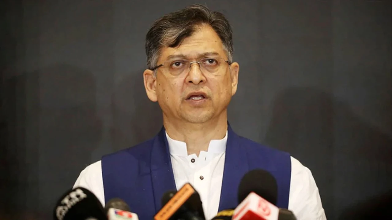 রাষ্ট্রপতি পদ ছাড়তে চাইলে সংবিধানেই পথ রয়েছে: স্বরাষ্ট্রমন্ত্রী