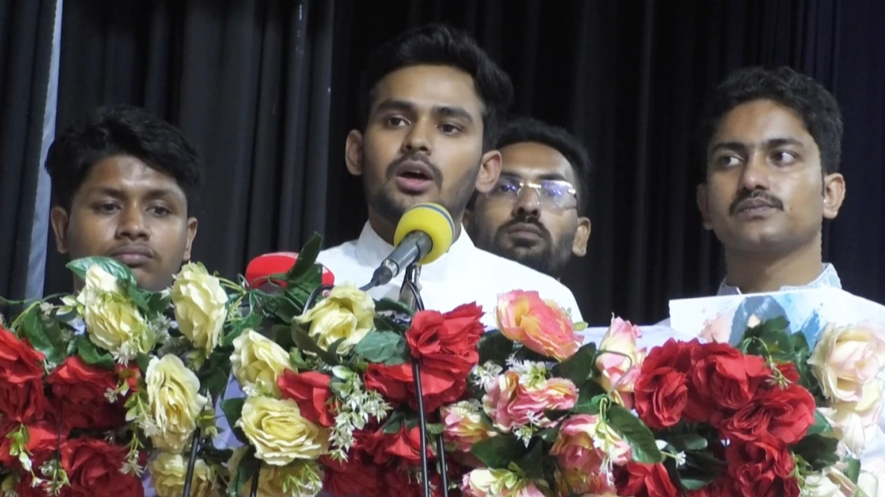আইনশৃঙ্খলা সামলাতে ব্যর্থ সরকার: আসিফ মাহমুদ