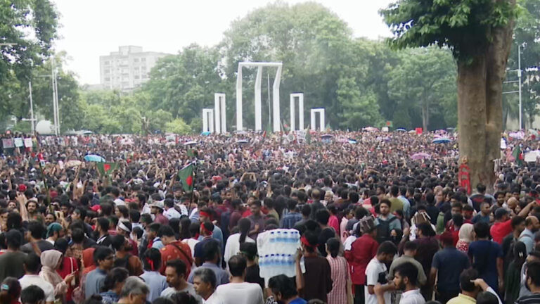 ৩ আগস্ট ২০২৪ শহীদ মিনার থেকে এক দফা ঘোষণা, শেখ হাসিনার স্বৈরাচার পতনের সূচনা