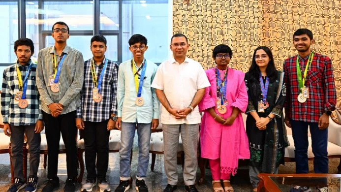গণিত অলিম্পিয়াডের পদকজয়ীদের সঙ্গে প্রধানমন্ত্রীর সৌজন্য সাক্ষাৎ