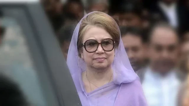 রাতের সময়ে জিয়াউর রহমানের সমাধিতে খালেদা জিয়ার শ্রদ্ধা