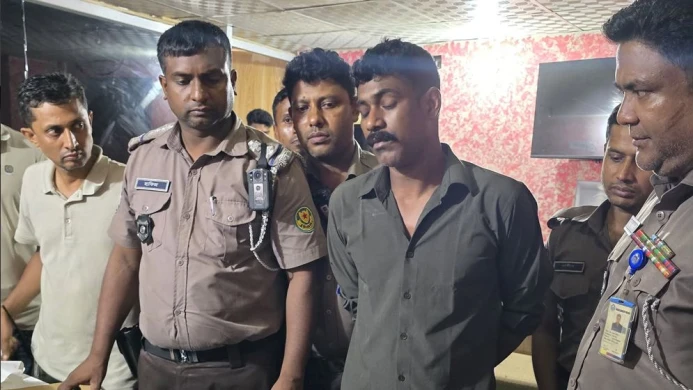 মতিঝিলে তালিকাভুক্ত সন্ত্রাসী বাপ্পিসহ পাঁচজন গ্রেফতার