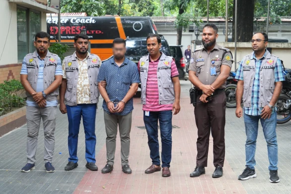 আ. লীগের সাবেক মন্ত্রী-এমপির পেজের এডমিন গ্রেফতার