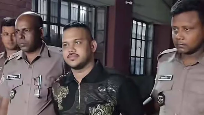 গাজীপুর নয়, তাঁতীবাজার থেকে পালিয়েছিলেন পিচ্চি রাজা, ২ পুলিশ গ্রেপ্তার
