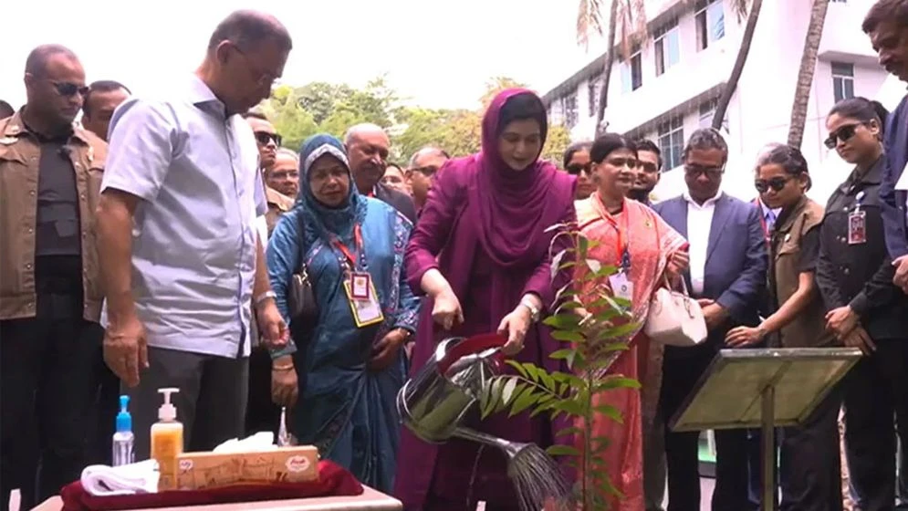 ঢাকা মেডিকেল কলেজের প্রতিষ্ঠাবার্ষিকীতে যোগ দিলেন প্রধানমন্ত্রী