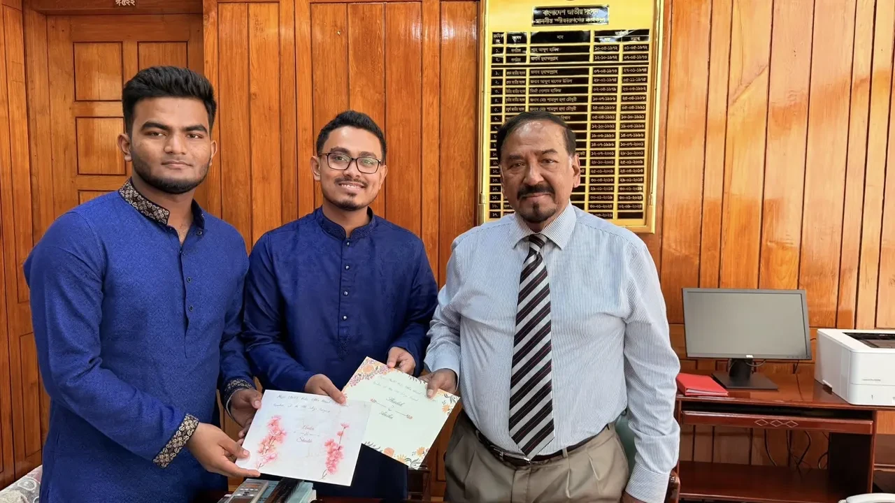 স্পিকারকে বিয়ের নিমন্ত্রণ জানালেন সাদিক কায়েম