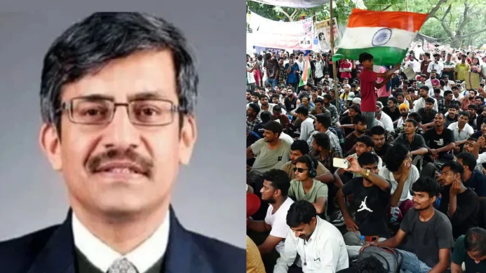 প্রশ্নফাঁস নিয়ে বিক্ষোভের মধ্যে ভারতের শিক্ষা সচিবকে বদলি