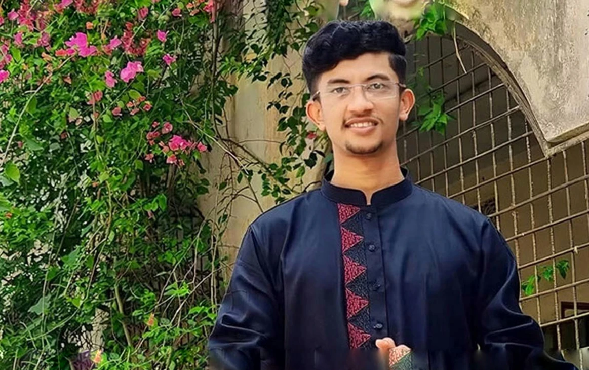 চাঁদাবাজিতে আলোচিত সমন্বয়ক রিয়াদ আবারও গ্রেফতার