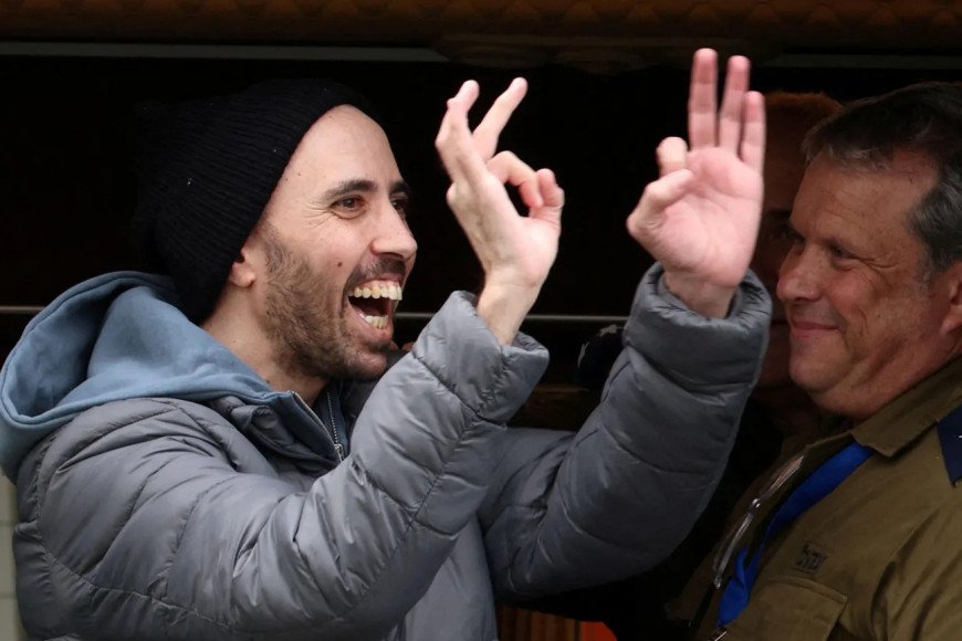 Israel indefinitely delays Palestinian prisoner release as hostages freed
