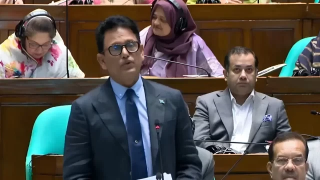 শিক্ষার্থীদের নিয়ে বিতর্কিত মন্তব্যে সংসদে দুঃখ প্রকাশ শিক্ষামন্ত্রীর