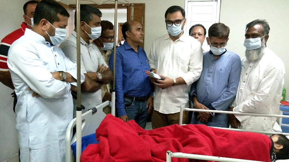 মাইলস্টোন দুর্ঘটনায় আহত শিক্ষার্থীদের পরিবারের পাশে বিএনপি, আর্থিক সহায়তা