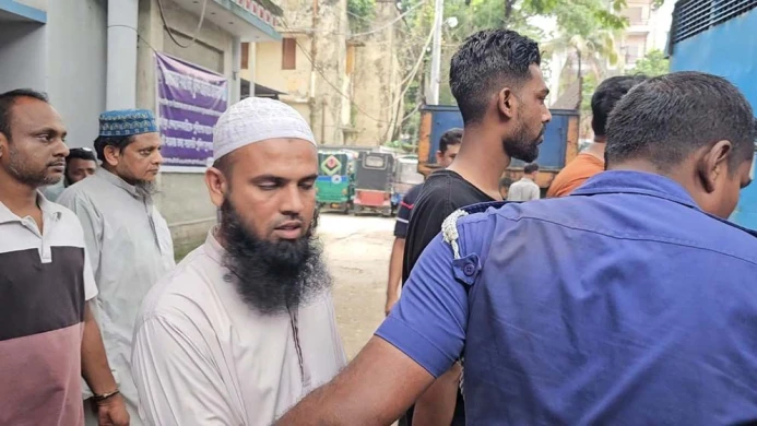 ছাত্রীকে ধর্ষণের অভিযোগে মাদ্রাসা অধ্যক্ষ আটক